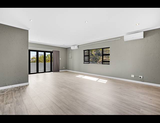 6 BEDROOM HOUSE FOR SALE IN BRYANSTON